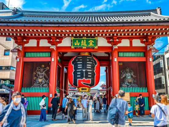 pixta_浅草_雷門80798880_M