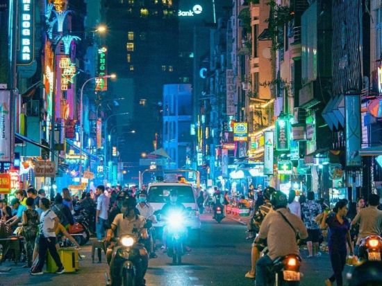 サイゴンナイトツアー　日本街＆ブイビエン通りでサイゴンの夜の魅力を満喫！ ＜英語ガイド＞