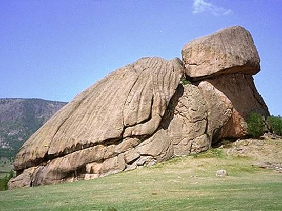 【プライベート】日帰りモンゴル満喫ツアー！テレルジ国立公園で乗馬体験＆絶景トレッキング ＜日本語ガイド／昼食付き＞