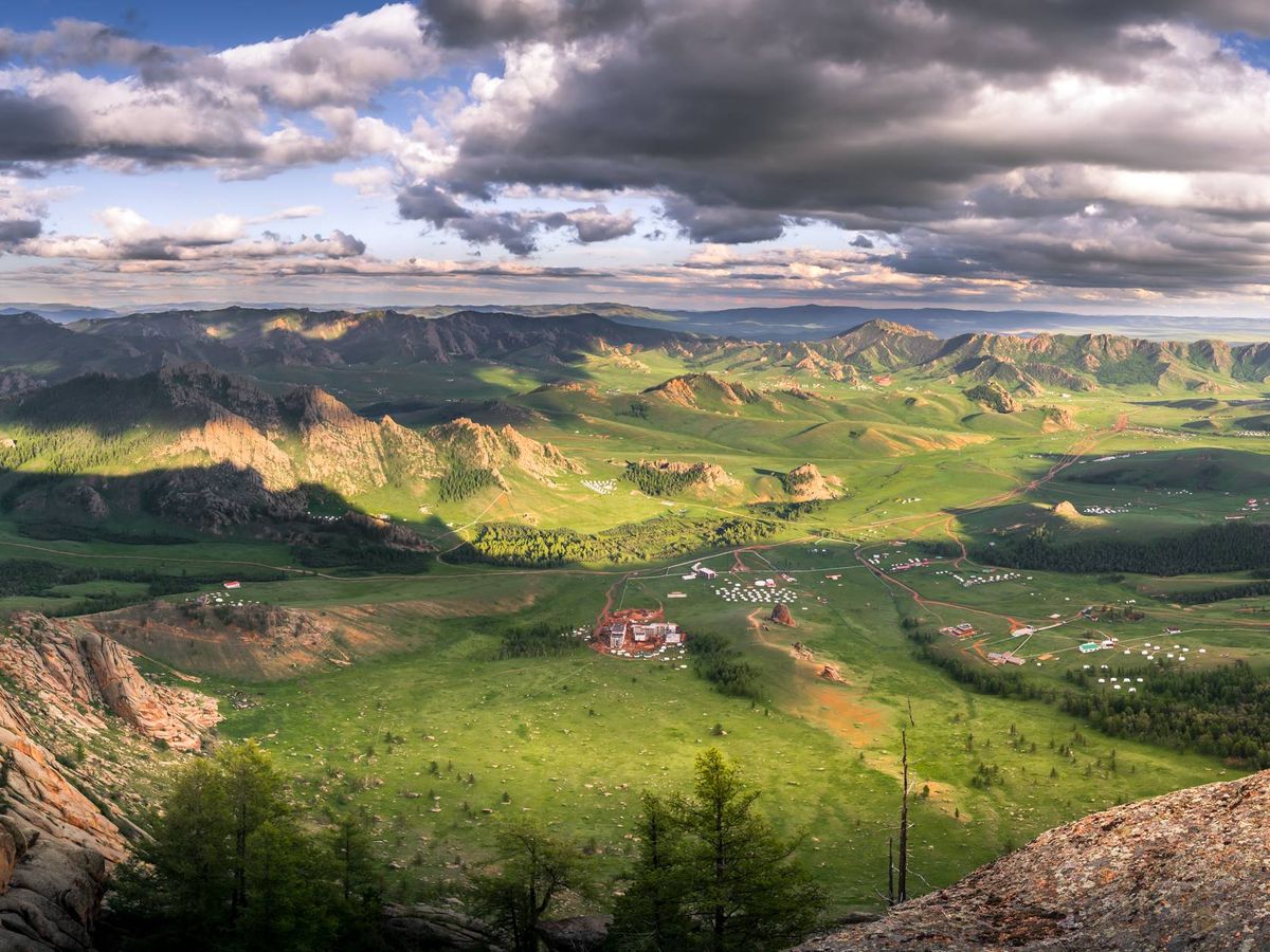 プライベートツアー】モンゴル満喫3泊4日 テレルジ国立公園＆チンギス