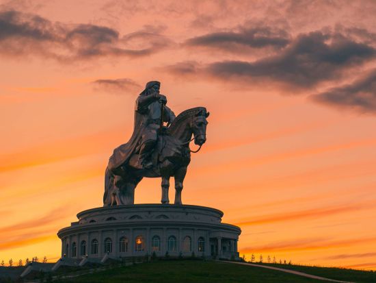【3泊4日】モンゴル大満喫！テレルジ国立公園＆チンギスハーン像＆豪華ゲル宿泊＆乗馬＆ウランバートル観光プライベートツアー＜日本語ガイド／チンギスハーン空港発着＞