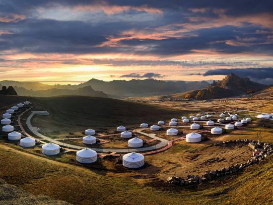 【プライベート】日帰りモンゴル満喫ツアー！テレルジ国立公園で乗馬体験＆絶景トレッキング ＜日本語ガイド／昼食付き＞