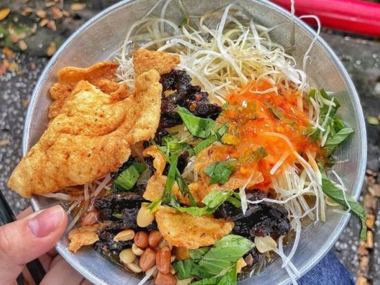 ホーチミン食べ歩きツアー　地元グルメと美しい景色を満喫！ ＜英語または日本語ガイド＞