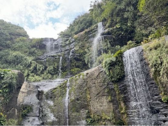【貸切】ユツンの滝ジャングルトレッキングツアー 迫力の滝と自然を楽しむ1日プラン！滝壺＆滝上の絶景を満喫＜約6時間30分／昼食付／送迎可／写真プレゼント＞