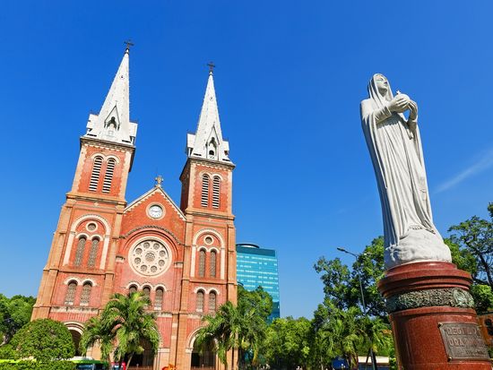 Vietnam_Ho Chi Minh_Notre Dame Cathedral_shutterstock_380972002