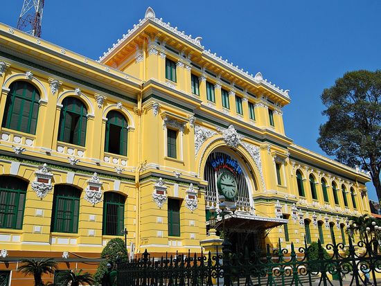 Vietnam_Ho Chi Minh_Saigon Central Post Office_shutterstock_727286461