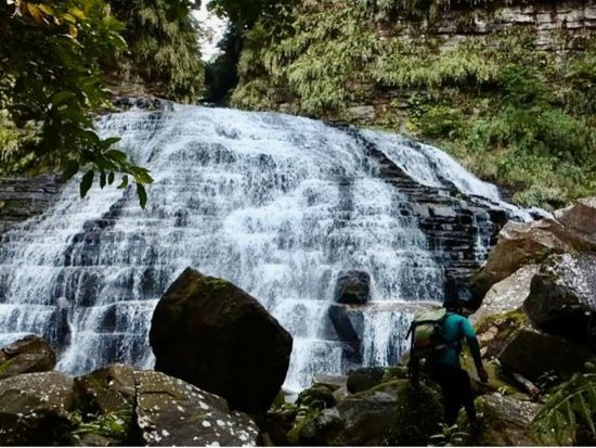【貸切】マヤグスクの滝ジャングルトレッキング ここでしか見れない絶景を満喫＜1日／昼食付／1～4名／送迎可／写真プレゼント＞