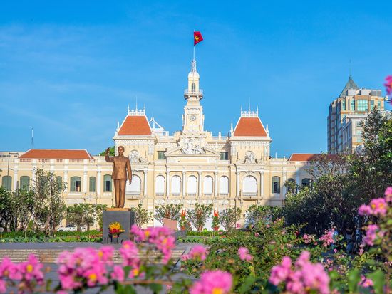 Vietnam_Ho Chi Minh_City Hall_shutterstock_550314634
