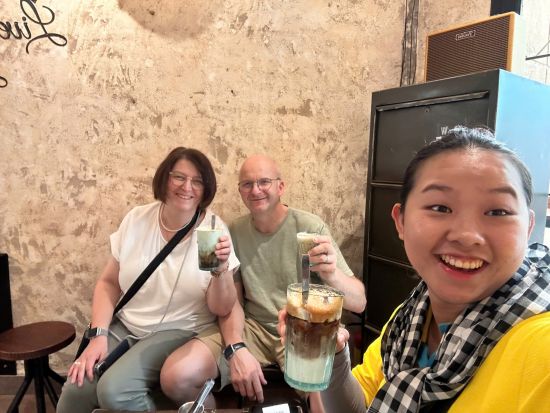 ホーチミングルメツアー バイクで巡るローカルB級グルメ旅！ ＜英語または日本語ガイド＞