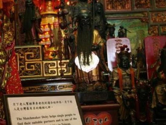 十分（天燈上げ）・台湾No.1「縁結びの神様」月下老人参拝付ツアー　レトロな雰囲気が魅力の平渓での天燈上げは写真映え間違いなし＜午前／日本語ガイド＞by JTB