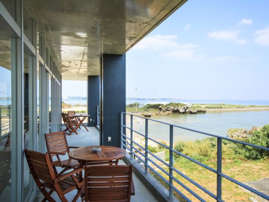 青の洞窟シュノーケリングor体験ダイビング シャトルバス送迎でレンタカーなしでもOK！ボートエントリーで移動も楽々♪＜昼食付／那覇発・北谷発＞