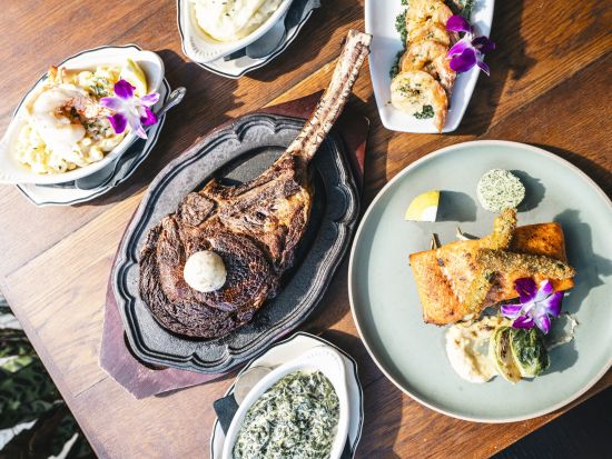 アロハ・ステーキハウス　食事券＆事前予約　看板メニューの絶品トマホークステーキを堪能！＜夕食＞