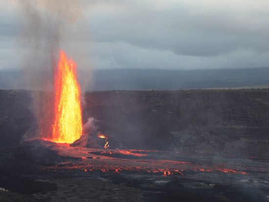 世界遺産キラウエア火山とマウナケア山麓星空ツアー　ヒロ市内立ち寄り！ツアーガイド撮影の一眼カメラ写真をご提供＜夕食付き＞by マサシネイチャースクール
