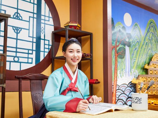 「赤い袖先」ドラマロケ地ツアー　大長今パーク＋昌徳宮後苑＋ドラマ衣装でプリクラ撮影＜1日／ソウル発／昼食付＞