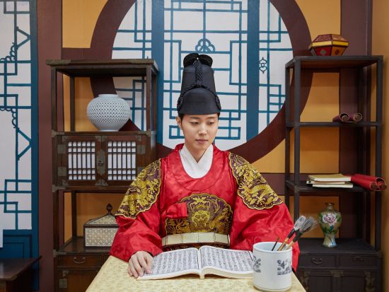 「赤い袖先」ドラマロケ地ツアー　大長今パーク＋昌徳宮後苑＋ドラマ衣装でプリクラ撮影＜1日／ソウル発／昼食付＞