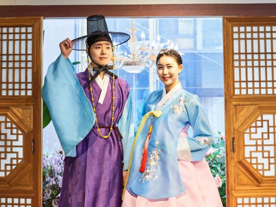 「赤い袖先」ドラマロケ地ツアー　大長今パーク＋昌徳宮後苑＋ドラマ衣装でプリクラ撮影＜1日／ソウル発／昼食付＞