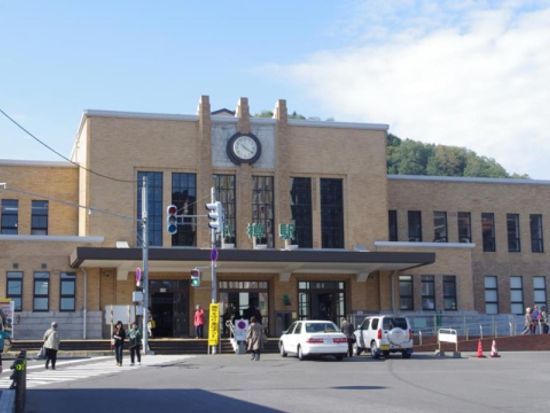 小樽観光日帰りバスツアー ローカル列車乗車＋重要文化財旧日本郵船＋田中酒造亀甲蔵＋三角市場や船見坂、小樽運河の自由散策も！＜6～7月／札幌発着＞