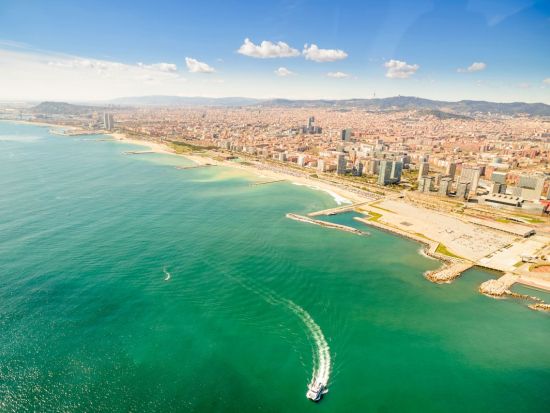 空から見るバルセロナ！ヘリコプター空中遊覧フライト＜6分or11分／英語／バルセロナ発＞