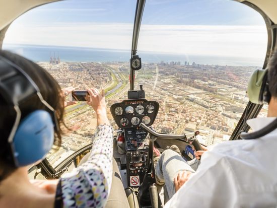 空から見るバルセロナ！ヘリコプター空中遊覧フライト＜6分or11分／英語／バルセロナ発＞
