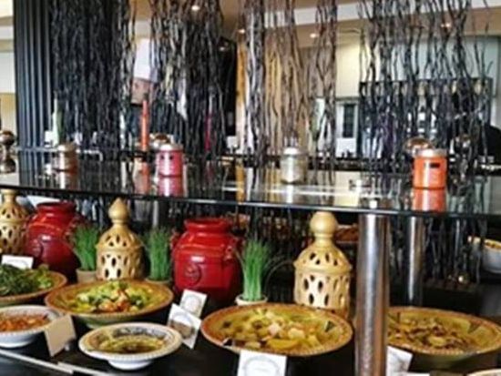 コーニッシュ オールデイダイニング（Corniche All Day Dining）☆食事券＆事前予約サービス ＜ランチ＞ *ソフィテル・アブダビコーニッシュ内