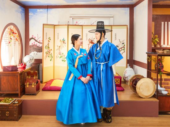 「オク氏夫人伝」ドラマロケ地巡りツアー　大長今パーク＋アチムコヨ樹木園＋ドラマ衣装でプリクラ撮影＜1日／ソウル発／昼食付＞