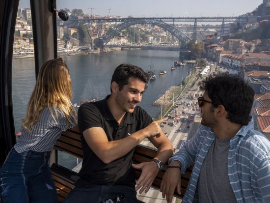 ポルト市内半日ウォーキングツアー　レロ書店見学＆ドン・ルイス1世橋＆ケーブルカー＆リバークルーズ＜英語／ポルト発＞