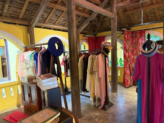 ベトナム文化体験ツアー　アオザイを着て写真撮影＆工芸体験＆ベトナム茶試飲 ＜英語または日本語ガイド＞