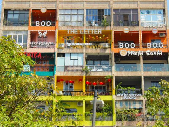 ホーチミン市内観光　人気カフェ＆写真映えスポットを巡る半日ツアー！貸切プランあり＜午前・午後／英語または日本語ガイド／送迎付＞