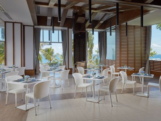 5つ星ホテル「モーベンピック ホテル マクタン アイランド セブ」でシュラスコビュッフェ☆「イビザ ビーチ クラブ」 食事券＆事前予約サービス