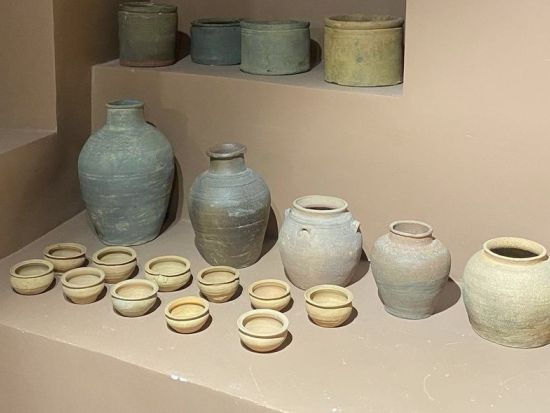 バッチャン陶器村ツアー　博物館見学＆陶芸作り体験＆古民家見学 ＜英語または日本語ガイド＞