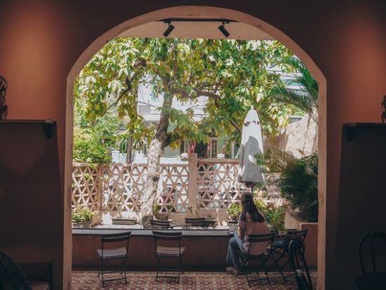 ダナン人気名所＆癒しカフェツアー　カフェ巡り＋選べるダナン人気スポット満喫！＜英語または日本語ガイド＞