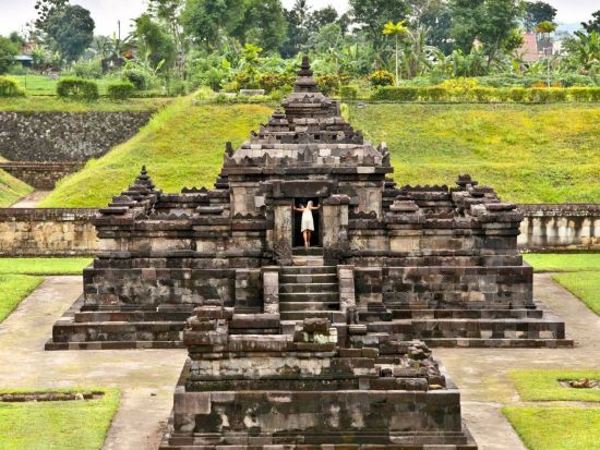 古代遺跡ミステリーツアー ジョグジャカルタの仏教＆ヒンドゥー教寺院めぐり＜1日／ホテル送迎／日本語ガイドプランあり＞