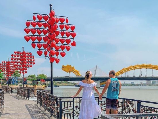 ダナン人気名所＆癒しカフェツアー　カフェ巡り＋選べるダナン人気スポット満喫！＜英語または日本語ガイド＞