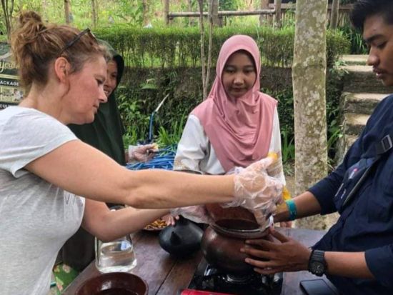 ロンボク島郷土文化体験ツアー 田園ウォーク＋ワークショップ＋サイクリング＜英語ガイド／ホテル送迎＞