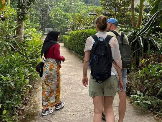 ロンボク島郷土文化体験ツアー 田園ウォーク＋ワークショップ＋サイクリング＜英語ガイド／ホテル送迎＞