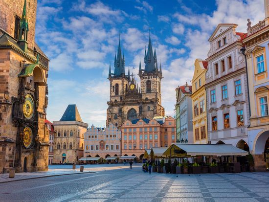 Czech_Republic_Prague_Old_Town_Square_with_Tyn_Church_shutterstock_428804917