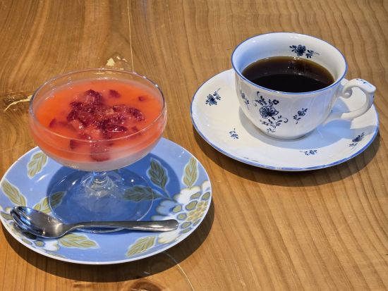 色ガラスアクセサリー作り体験 スイーツセット付き＜阪急池田駅徒歩約4分／約2時間／カフェ併設＞