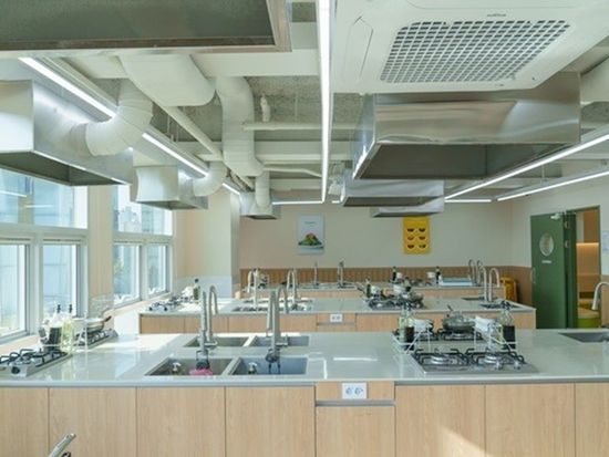 200013685_base_17423440796181