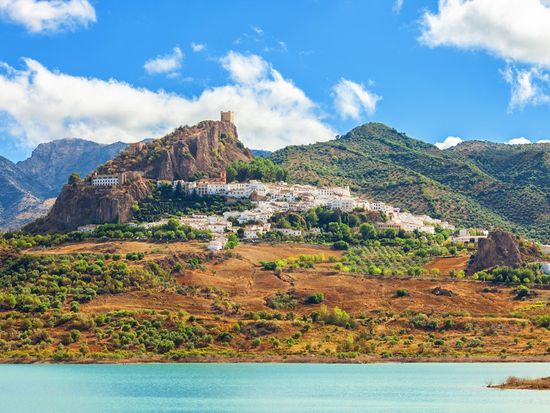 Zahara de la Sierra_shutterstock_274764305