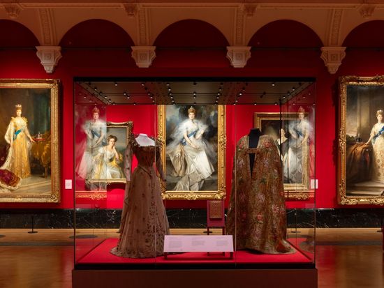 img_1744797658_1744797862__theedwardians_ageofelegance11april23november20252