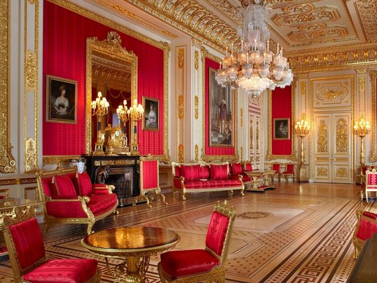 img_1698323035_1698323090__semistateroomscrimsondrawingroompetersmithroyalcollectiontrusthismajestykingcharlesiii2023
