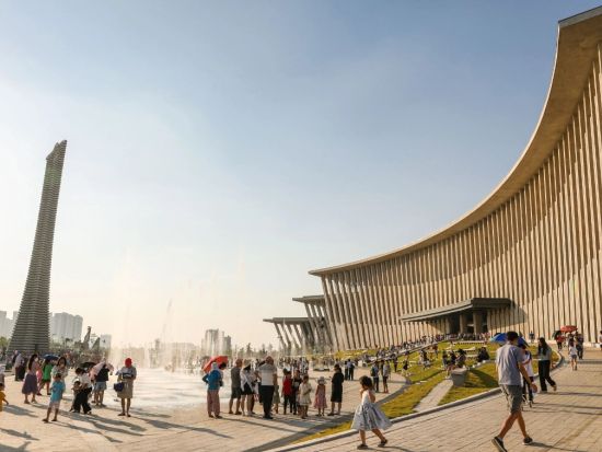 ハノイ歴史探訪ツアー　軍事歴史博物館＆ホアロー収容所を見学 ＜英語または日本語ガイド＞