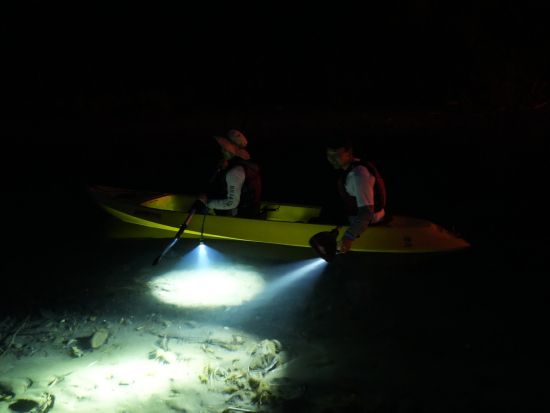 支笏湖ナイトカヤック　夜の支笏湖＆千歳川源流を探検！昼間とは異なるドキドキ感！山線鉄橋のライトアップも幻想的！＜4～11月＞byオーシャンデイズ
