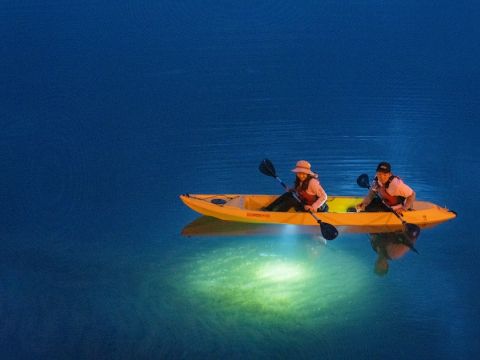 支笏湖ナイトカヤック　夜の支笏湖＆千歳川源流を探検！昼間とは異なるドキドキ感！山線鉄橋のライトアップも幻想的！＜4～11月＞byオーシャンデイズ