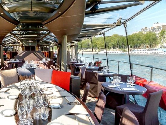 セーヌ川ランチクルーズ予約　バトーパリジャン　選べる座席タイプ ＜12:45発／3コースランチ／現地集合・解散＞*前日まで予約OK