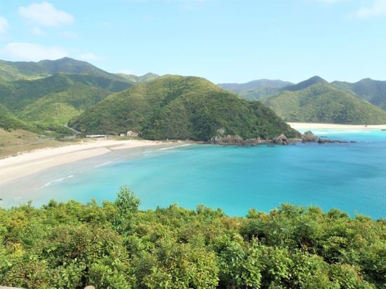 五島列島ジオパーク半日ツアー 三井楽半島コース　碧い海と溶岩海岸を巡る ジオパークの認定ジオガイド・くみさんがご案内＜午前・午後／約3.5時間／福江島・五島市＞