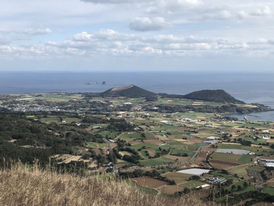 五島列島ジオパーク半日ツアー　鬼岳＆あぶんぜ溶岩海岸散策コース　ジオパークの認定ジオガイド・くみさんがご案内 ＜午前発／約2.5時間／福江島・五島市＞