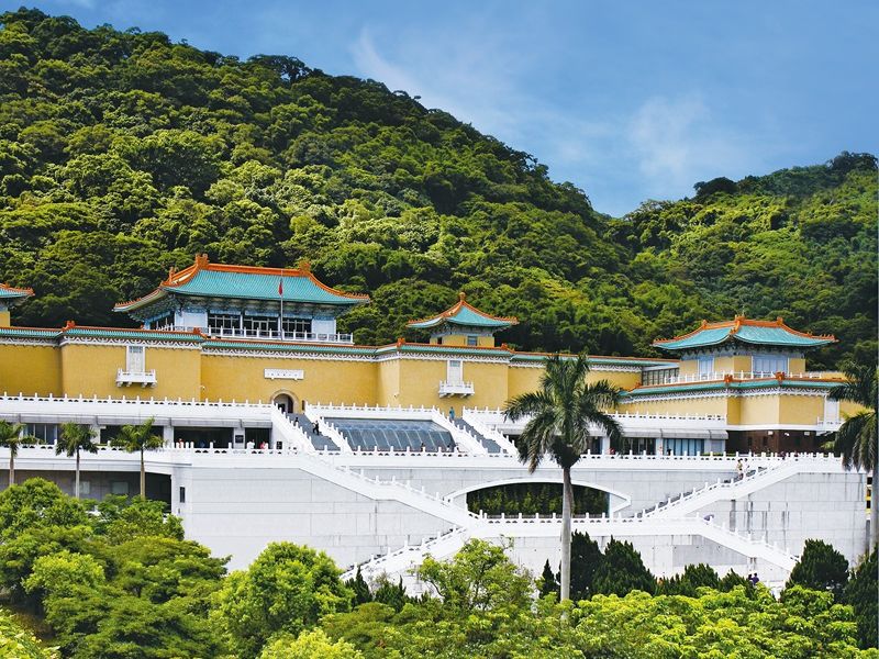 台北市内観光ツアー 故宮博物院＋中正紀念堂＋忠烈祠 絶対行きたい