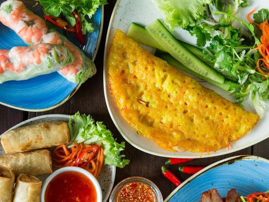 Vietnam_Food_shutterstock_1267359091