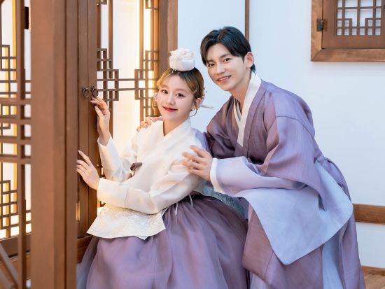 韓服レンタル＆撮影「韓服男（北村韓屋村店）」　選べる撮影場所＆ヘアメイクオプションあり＜安国駅2番出口＞